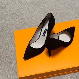 Nine West Black Pointed-Toe Kitten Heel Pumps